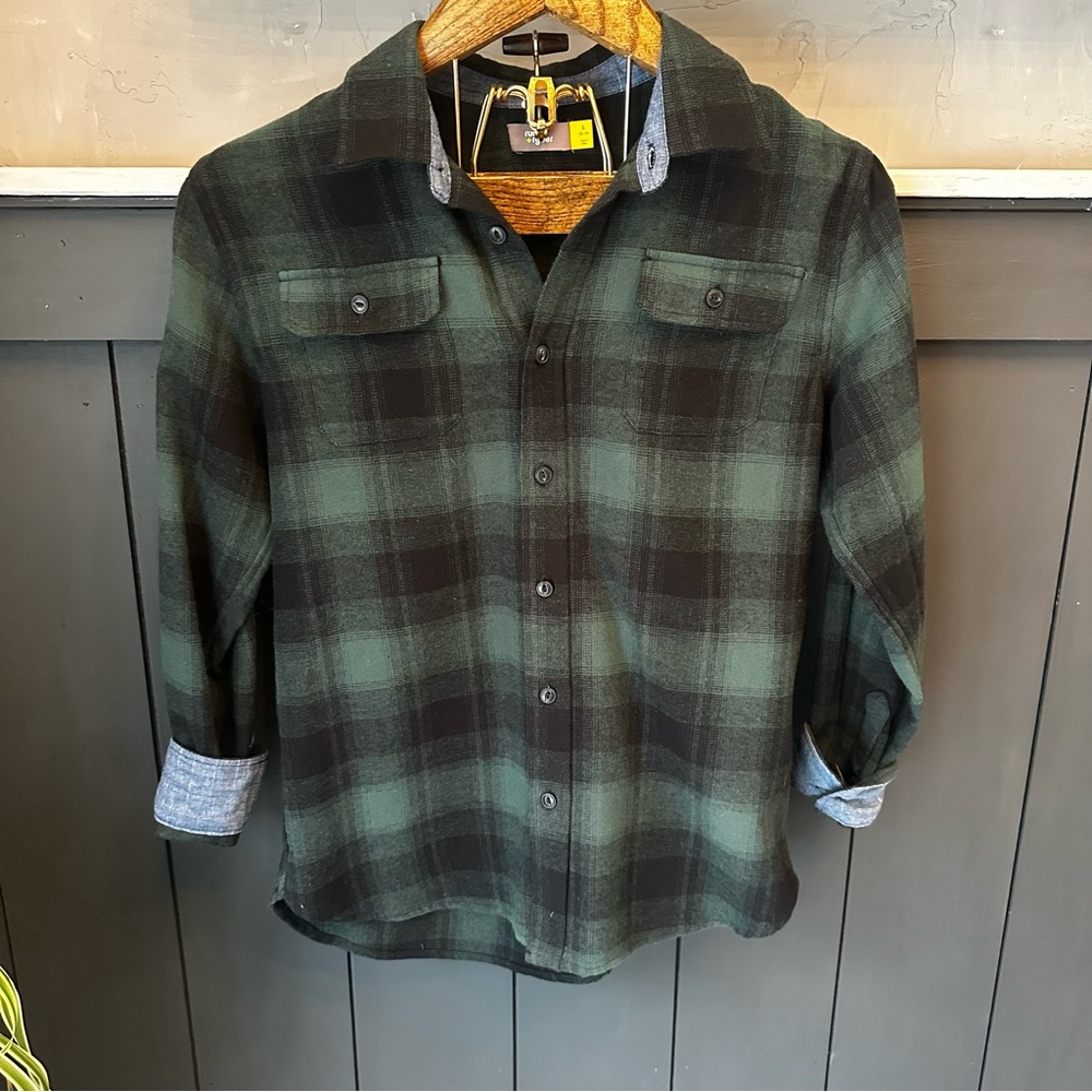 Rumi + Ryder Size L‎ 12-14 Green and Black Plaid Long Sleeve Flannel